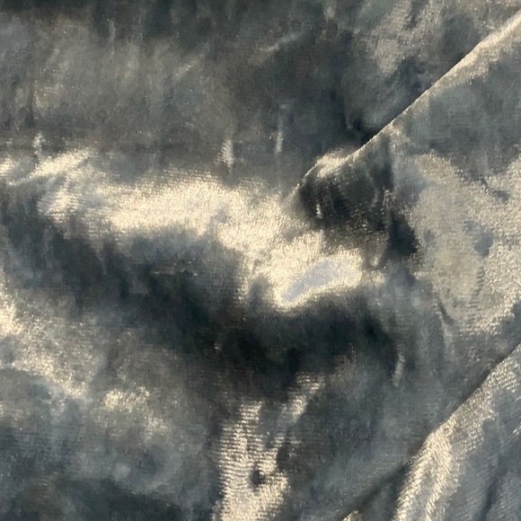 Velvet crop top, girls size 10 - Picture 4 of 4